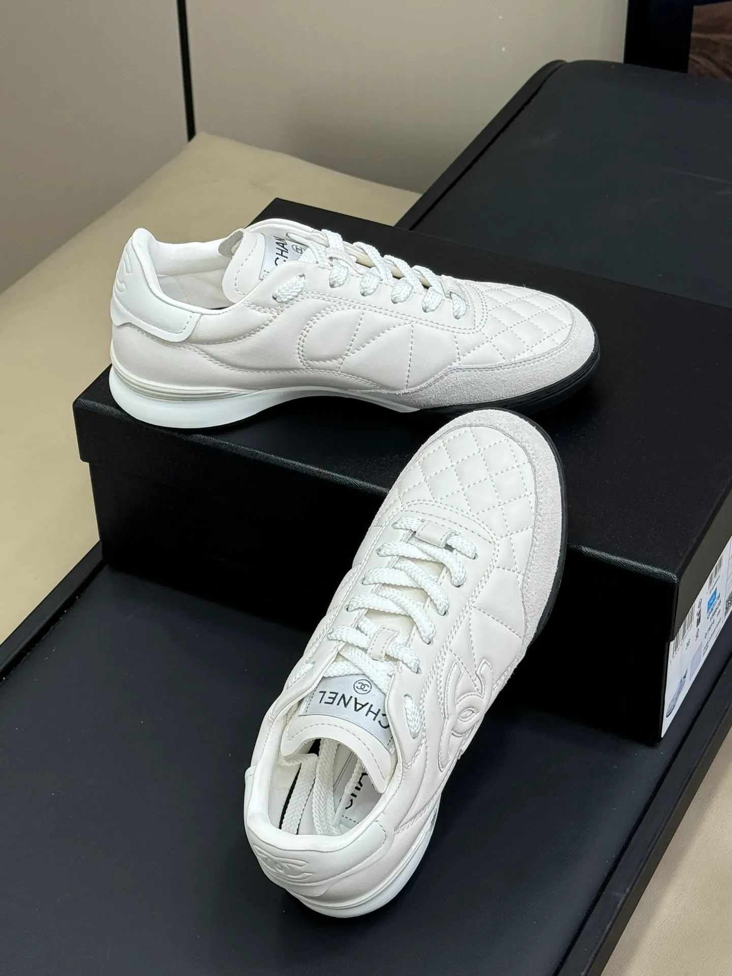 👟👟Ex-factory price 520👟👟 Women's shoes, women's clothing, women's shoes factory, chanel 24b sneakers, new products, 24 autumn and winter sneakers, the third generation of sneakers, lambskin material, classic rhombus elements, extremely easy to wear, full of fashion, high quality, size 35-41